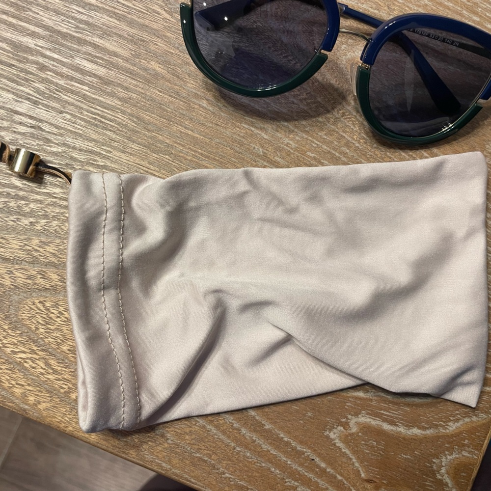 Tory Burch Navy and Teal Sunglasses - Picture 4 of 9